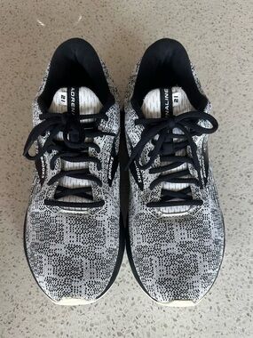 Brooks Men’s Adrenaline Black & White Running Sneakers